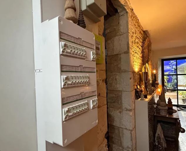 Tableau électrique neuf installé par JBS Energy, mise aux normes NF C 15-100